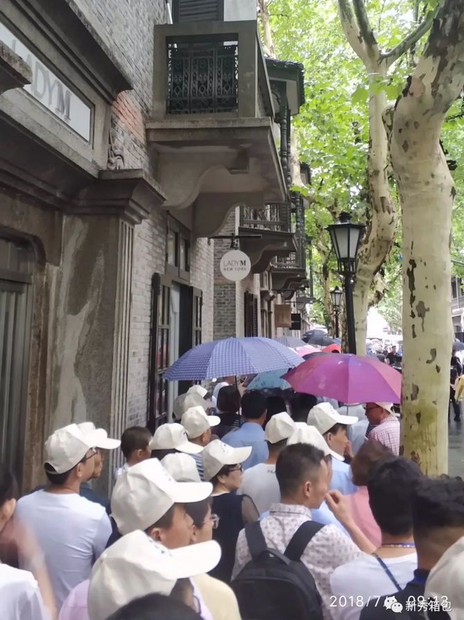 1530585921945451.png blob.png